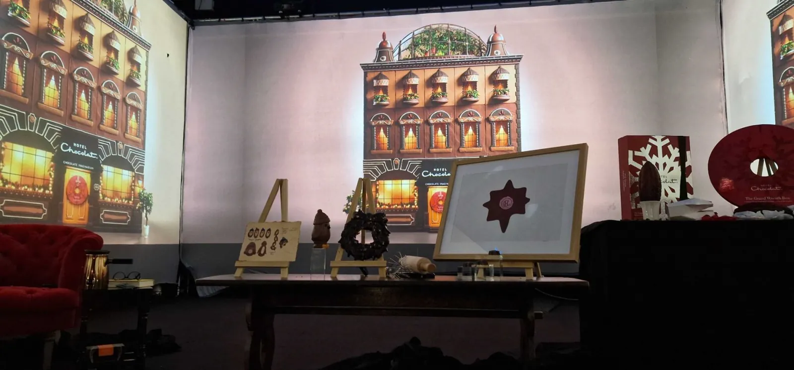 Chocolat Imaginarium visuals displayed at a live event